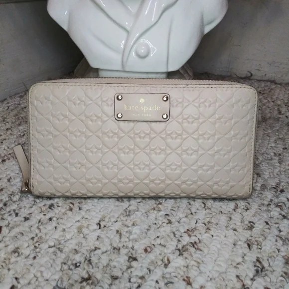 Kate Spade Cream Leather Three Dimensional Spade Patterned Zip Around Wallet - Picture 13 of 13